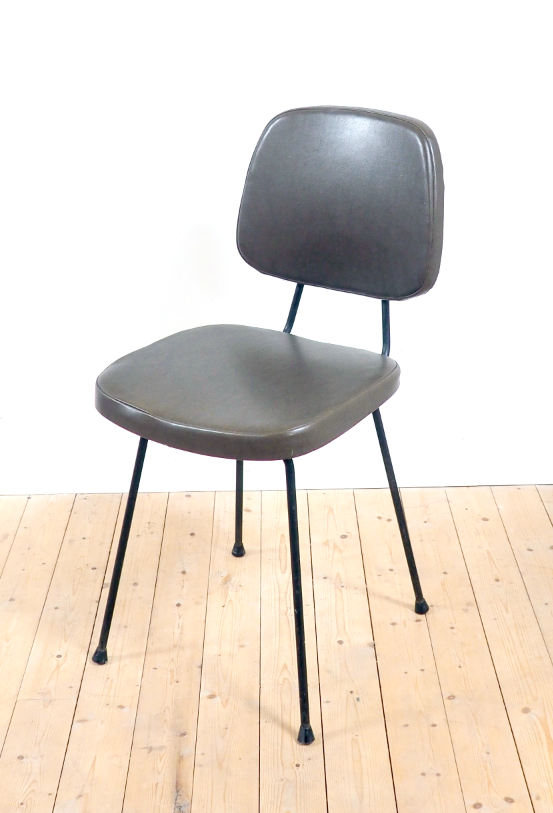 chaises simili cuir fer noir vintage