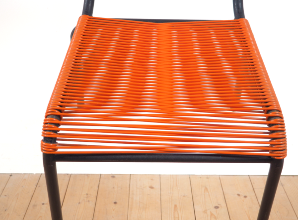 chaise scoubidou orange vintage