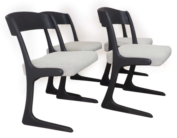 4 chaises traineau Baumann noir lucinevintage