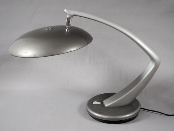lampe fase design boomerang grise vintage