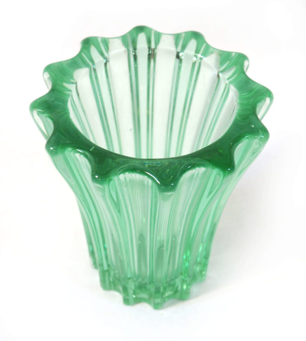 vase vert amande cristal d'Avesn lucinevintage