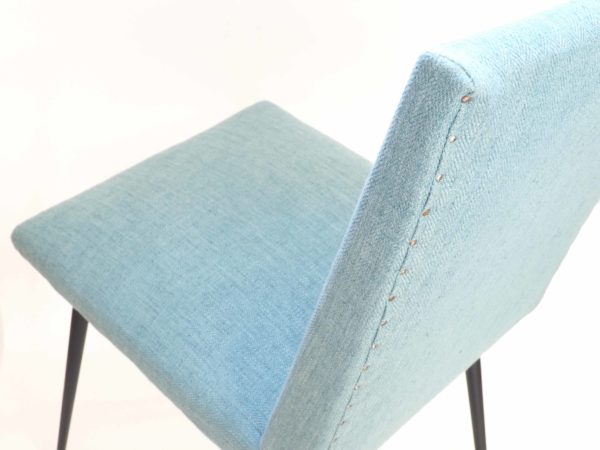 chaise retapissée bleue vintage 6