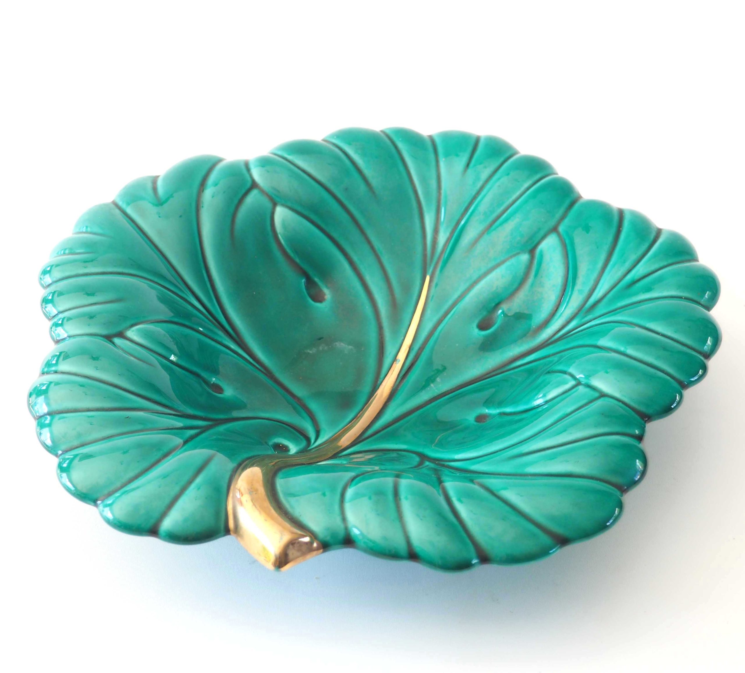 Plat feuille de chou années 1950