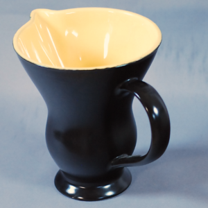 Pichet déco noir et jaune