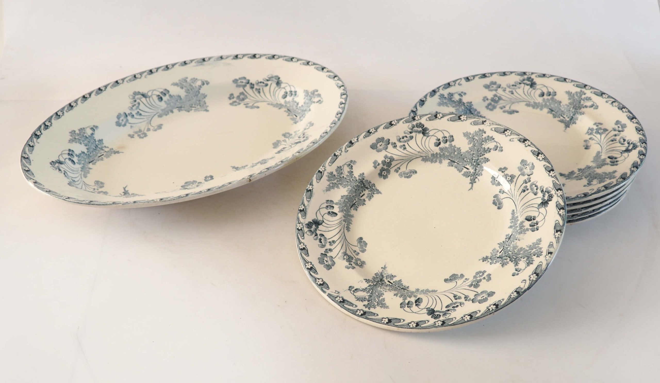 6 assiettes et plat terre de fer Longwy – Image 2