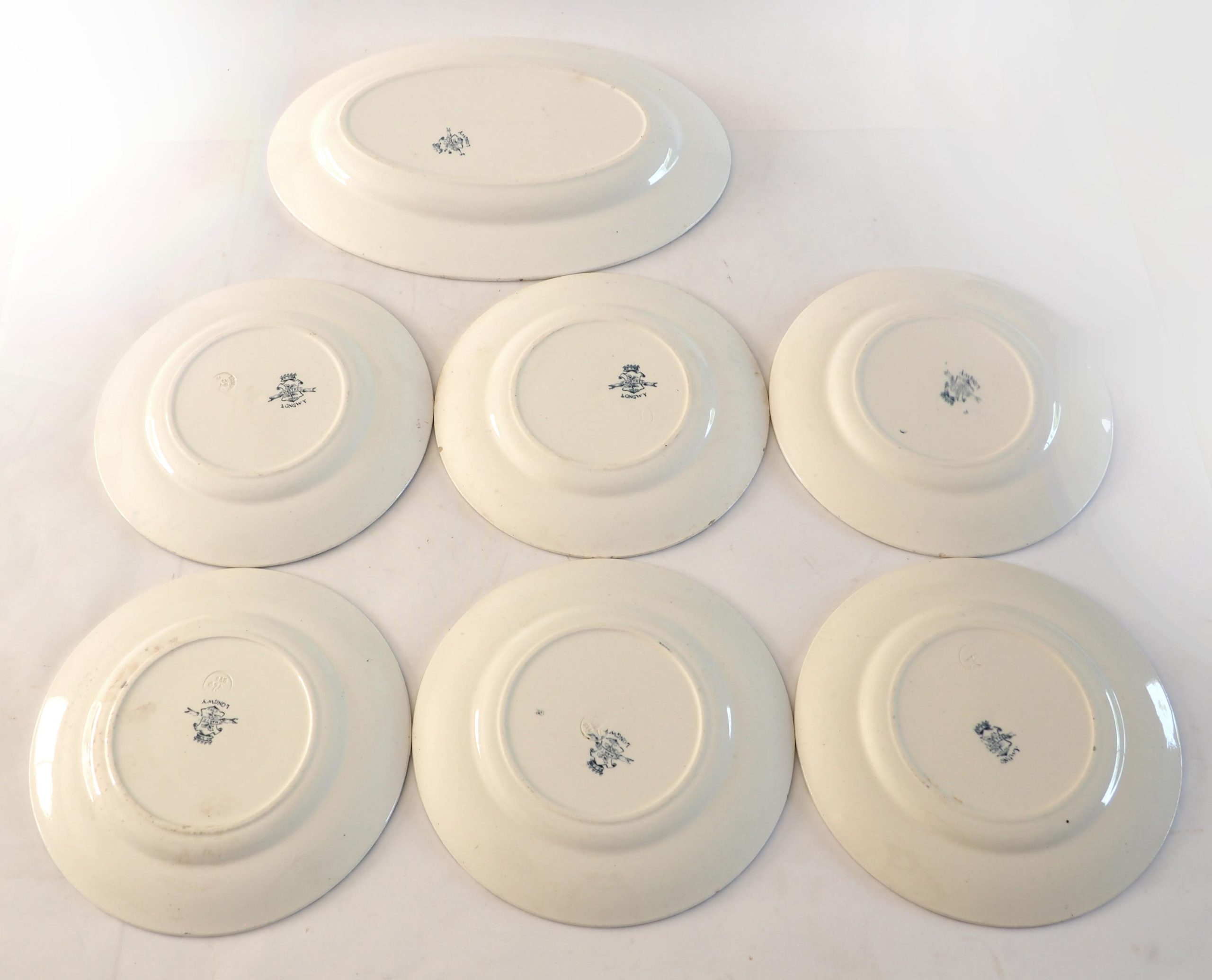 6 assiettes et plat terre de fer Longwy – Image 4
