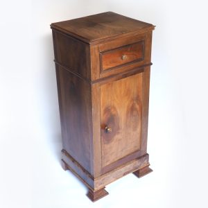 Table de chevet haute