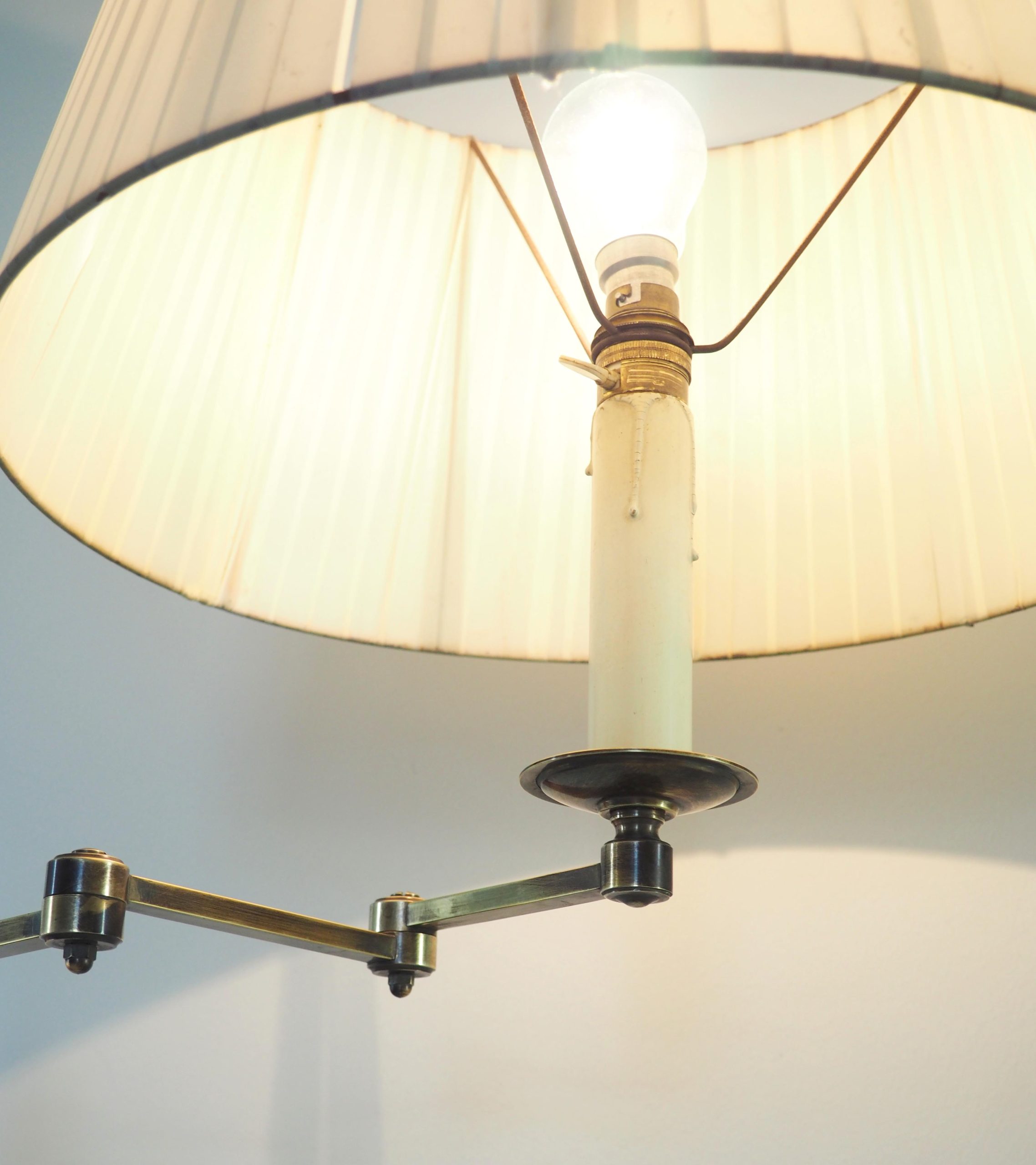 lampadaire en bronze télescopique – Image 4