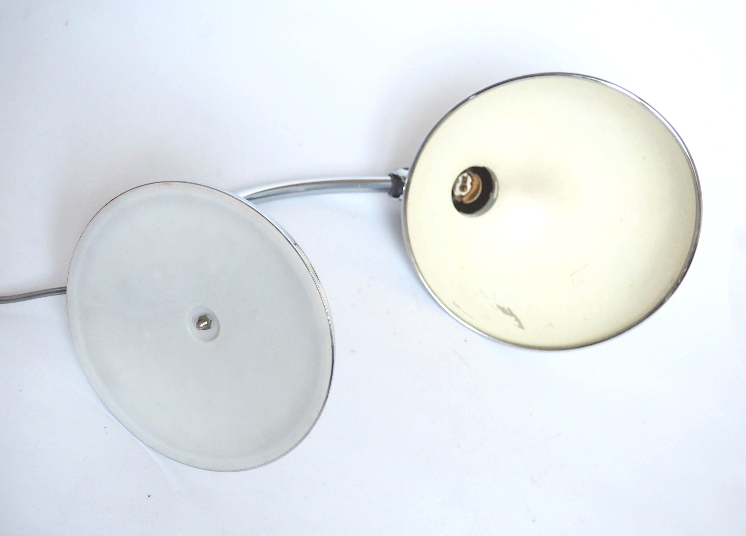 Lampe de bureau chromée – Image 9