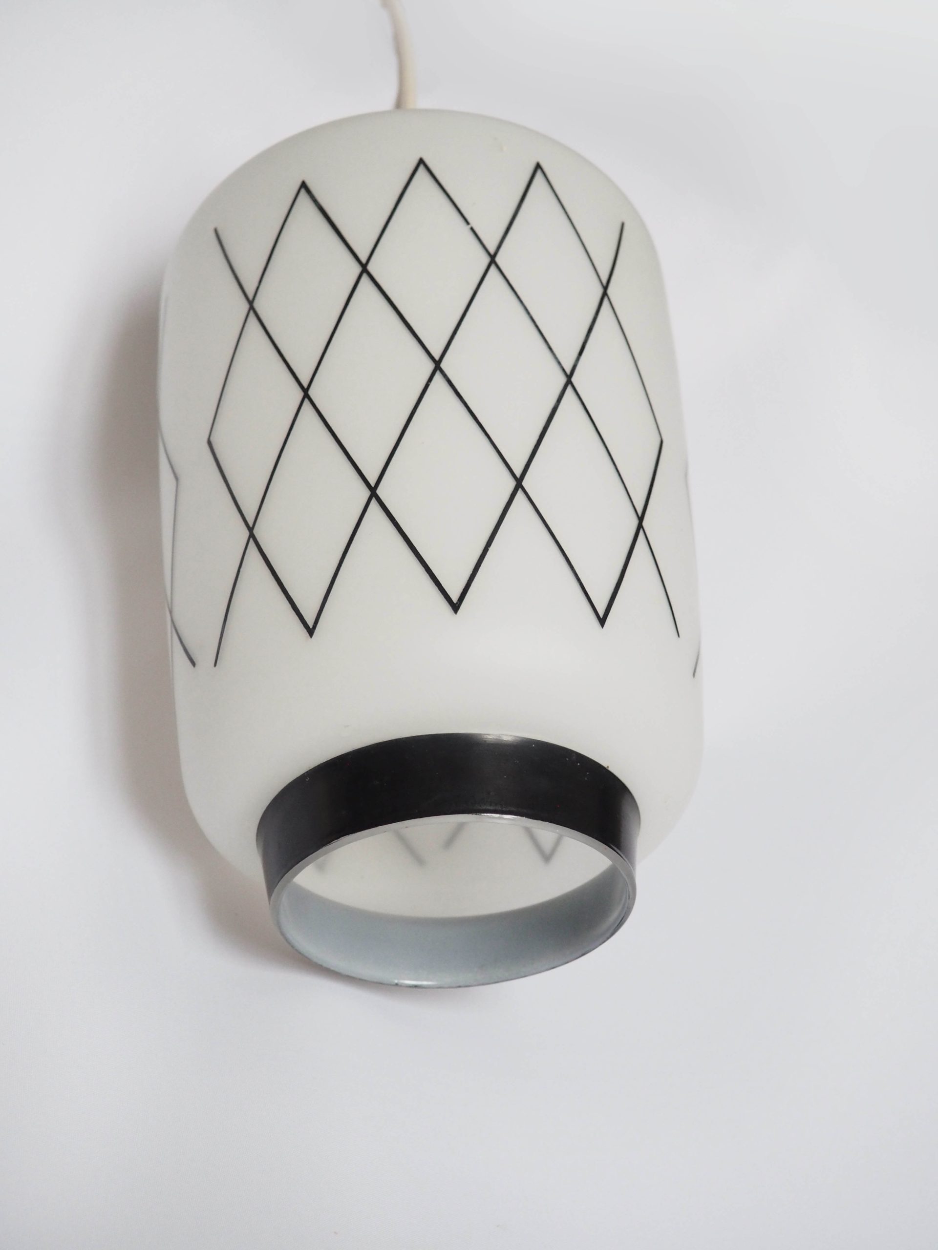 Suspension lampion croisillons noirs – Image 4