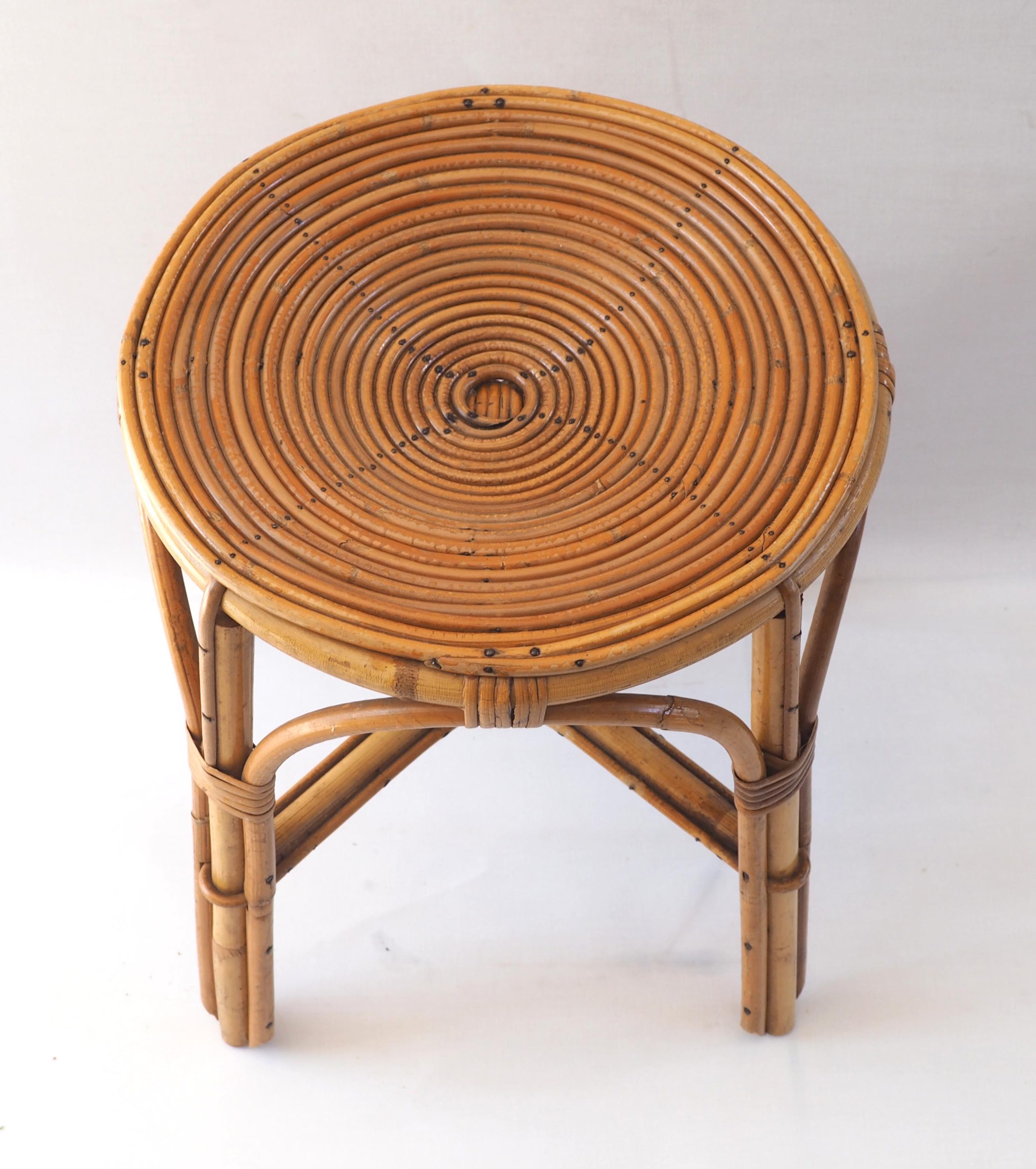 Tabouret en rotin spirale – Image 3