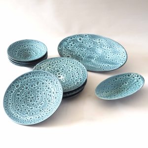 Service assiettes et plats fat lava bleu