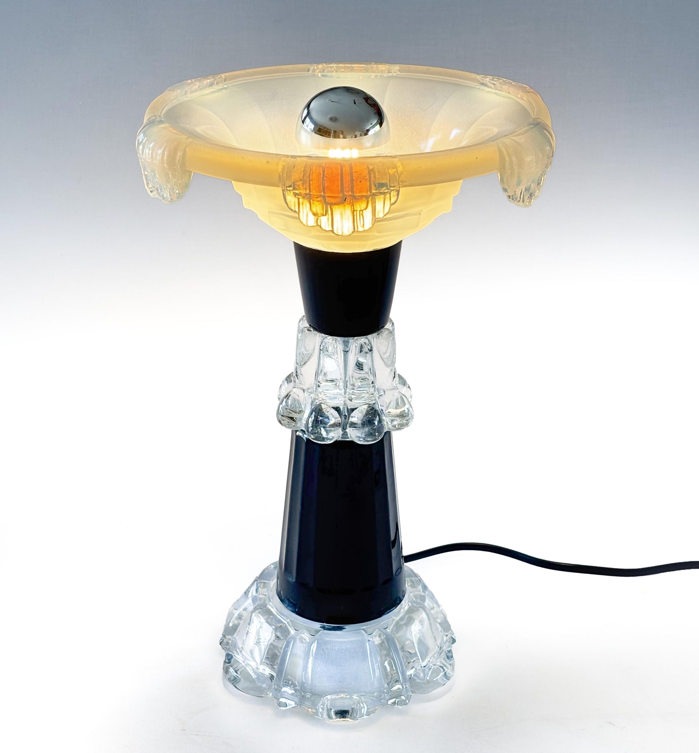 Lampe art déco cristal opalin et noir 'kore' – Image 3