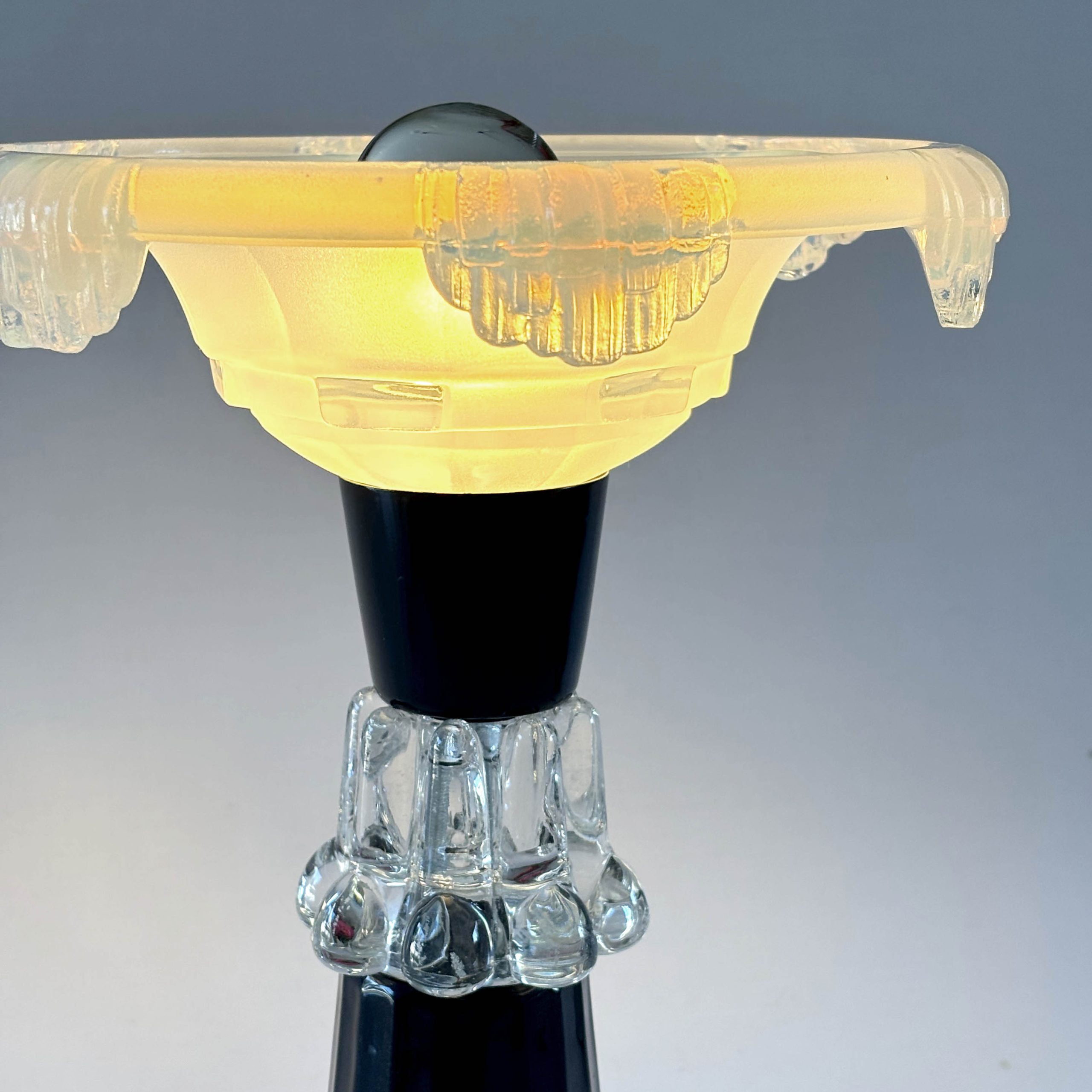 Lampe art déco cristal opalin et noir 'kore' – Image 2