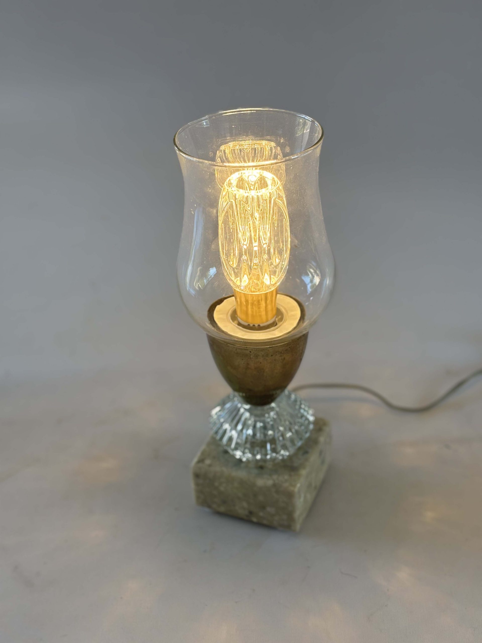 Lampe marbre terrazzo 'kyat' – Image 2
